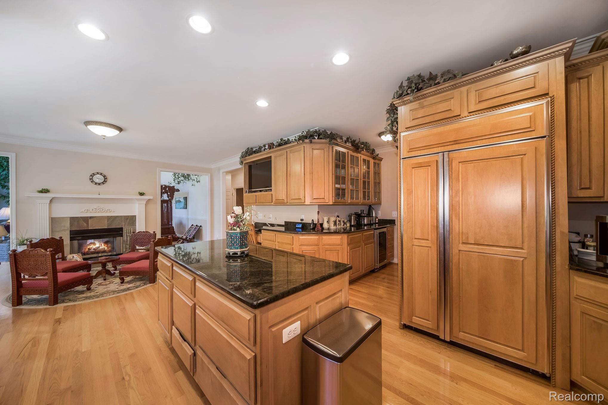 1091 Canyon Creek Drive Rochester, MI 48306 - Photo 5 of 30 SUB-ZERO FRIDGE