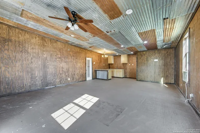 a view of a storage & utility room