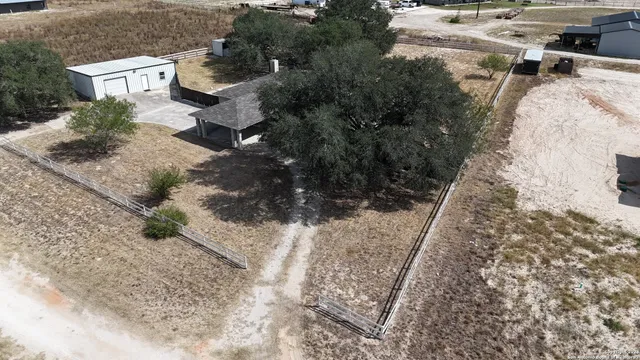 $389,000 | 706 Sunrise Lane, La Vernia, TX 78121