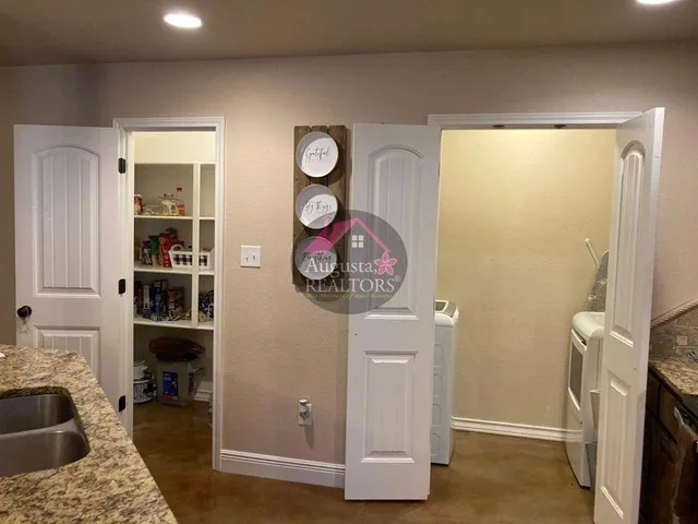 $2,100 | 117 County Road 337, Tuscola, TX 79562