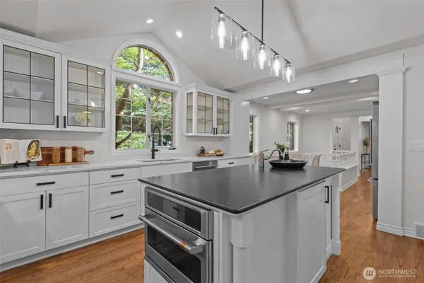 $2,425,000 | 4181 42nd Avenue Northeast, Seattle, WA 98105