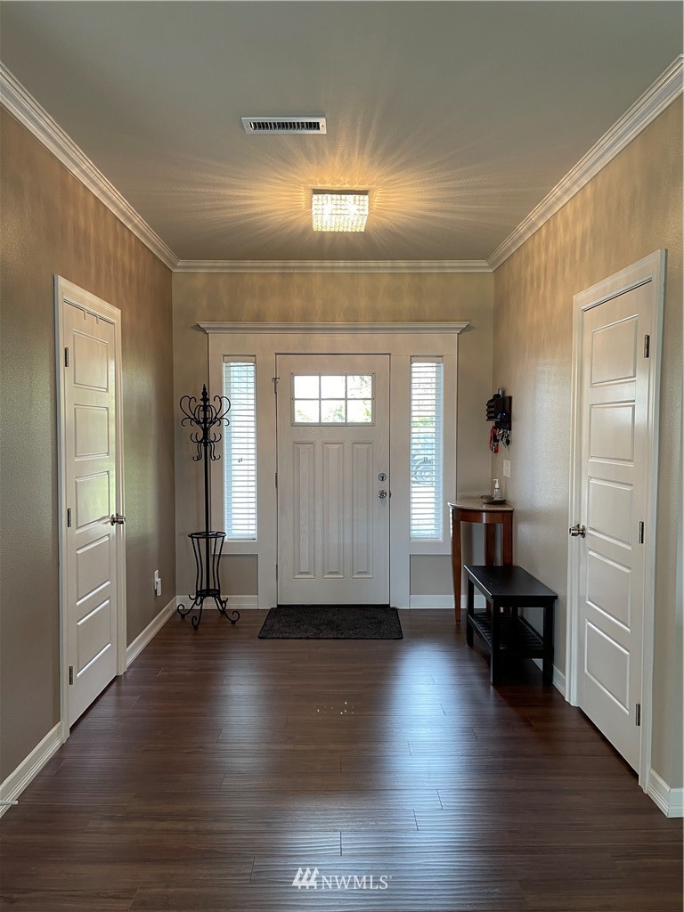 3712 Russell Road Centralia, WA 98531 - Photo 3 of 38 Gallery Image 3