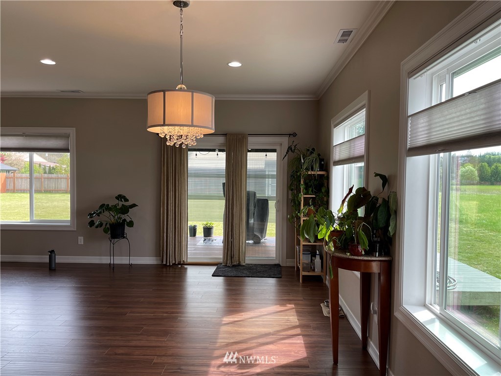 3712 Russell Road Centralia, WA 98531 - Photo 7 of 38 Gallery Image 7