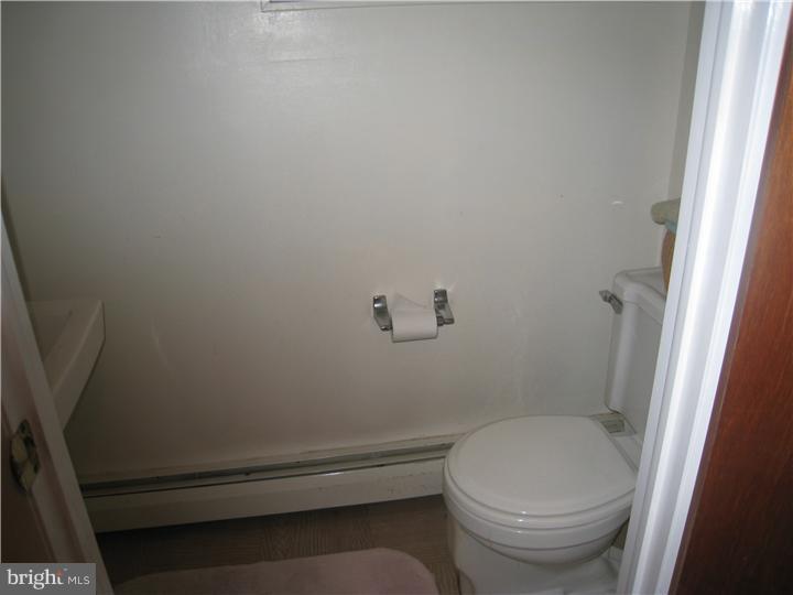 9516 Rising Sun Avenue Philadelphia, PA 19115 - Photo 8 of 10