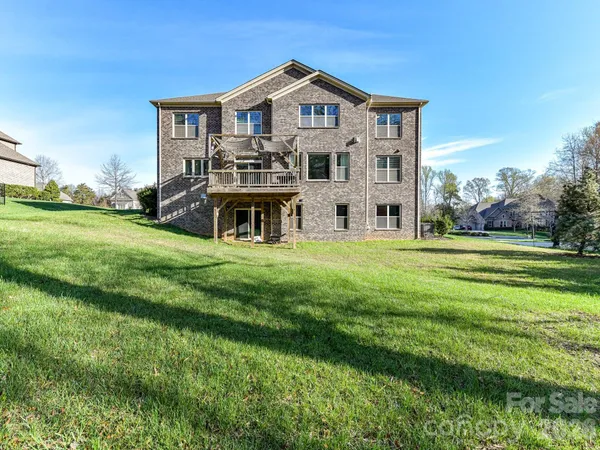 $1,300,000 | 1012 Golden Bell Drive, Waxhaw, NC 28173