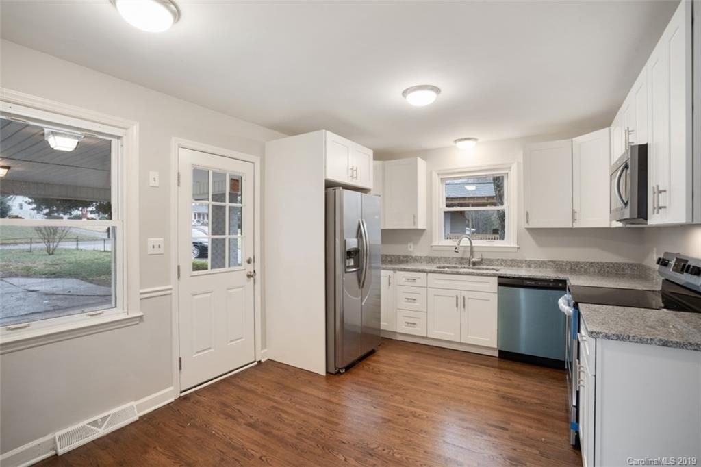 5712 Ruth Drive, Unit 34 Charlotte, NC 28215 - Photo 8 of 25 Gallery Image 8