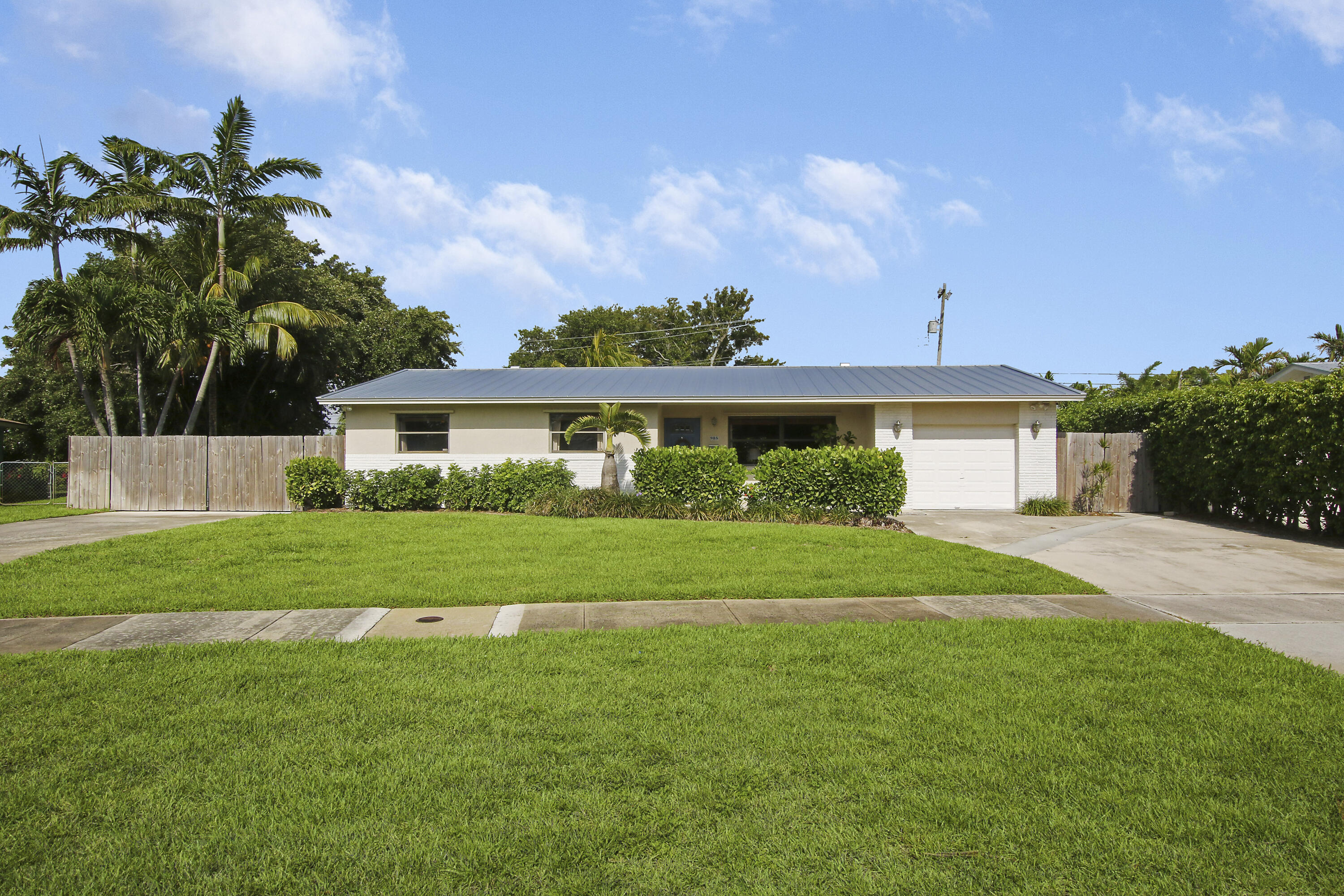 985 Laurel Road North Palm Beach, FL 33408 - Photo 1 of 33 1