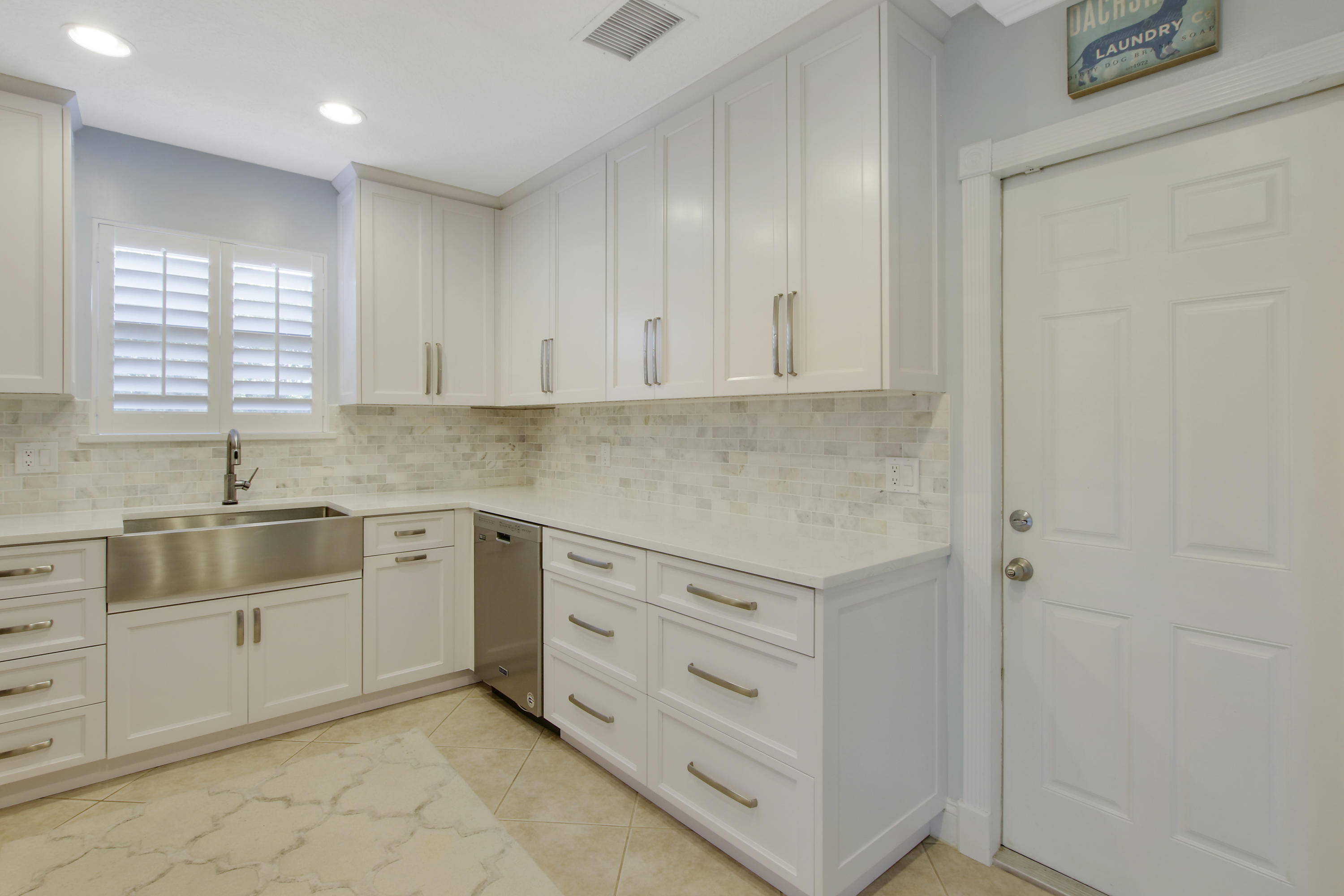 985 Laurel Road North Palm Beach, FL 33408 - Photo 18 of 33 18