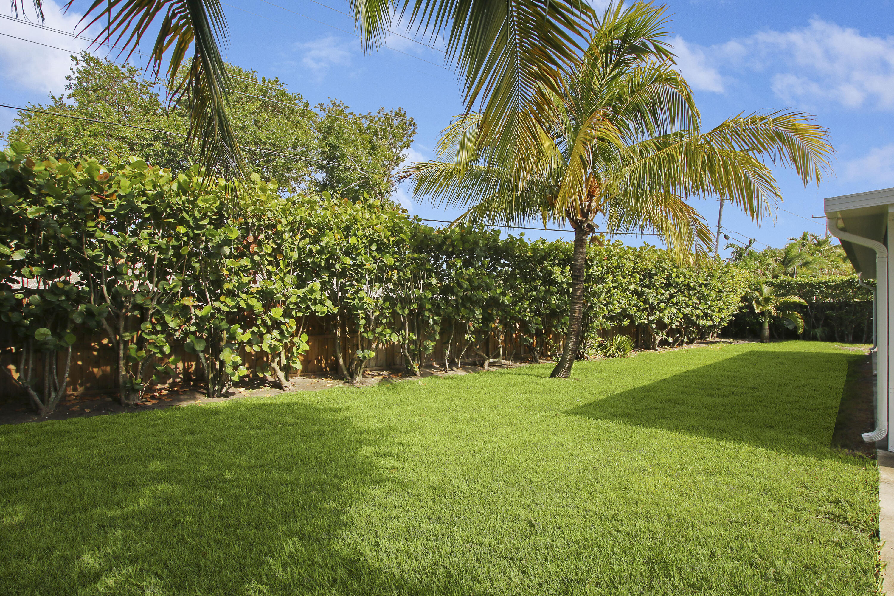 985 Laurel Road North Palm Beach, FL 33408 - Photo 32 of 33 33