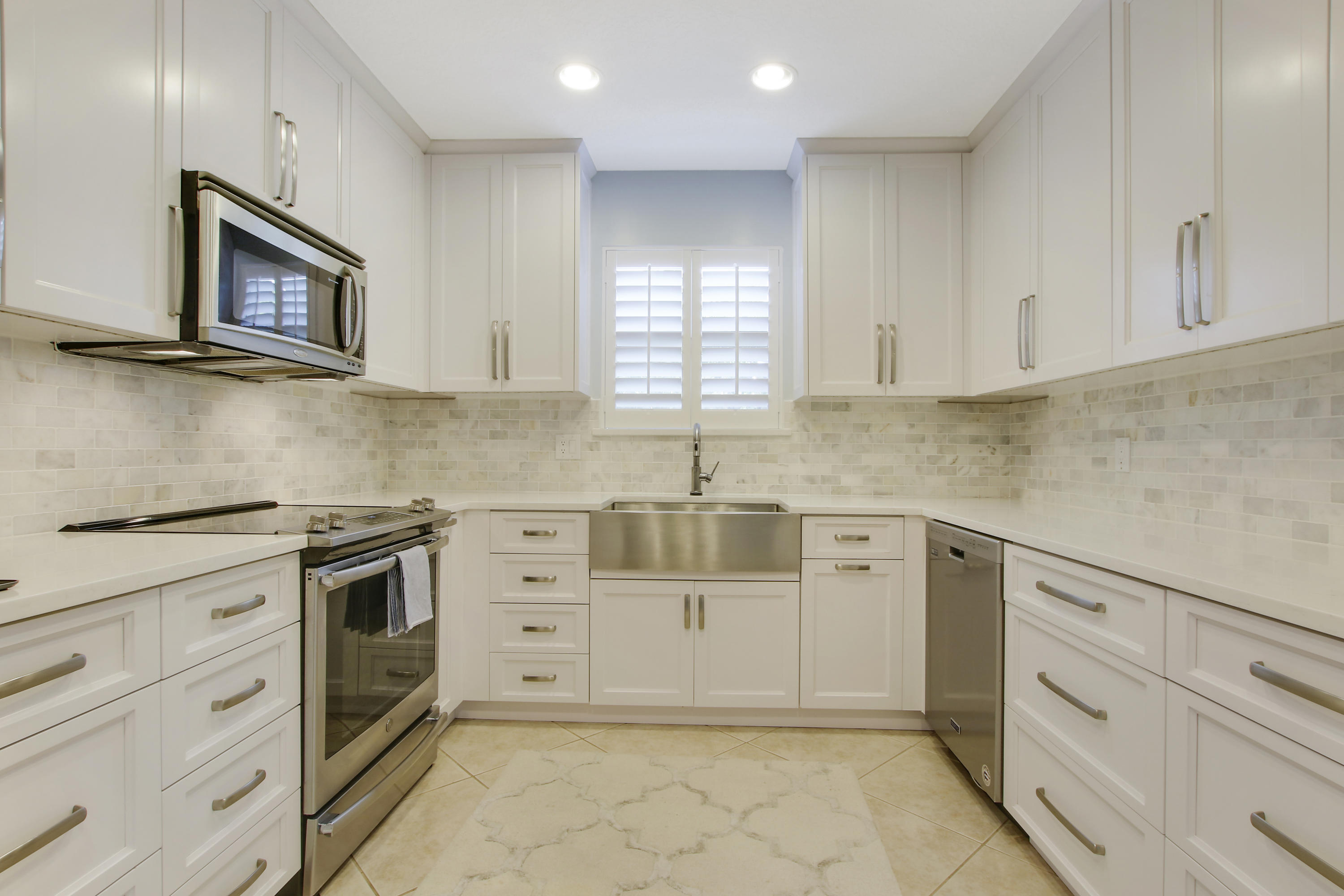 985 Laurel Road North Palm Beach, FL 33408 - Photo 5 of 33 5