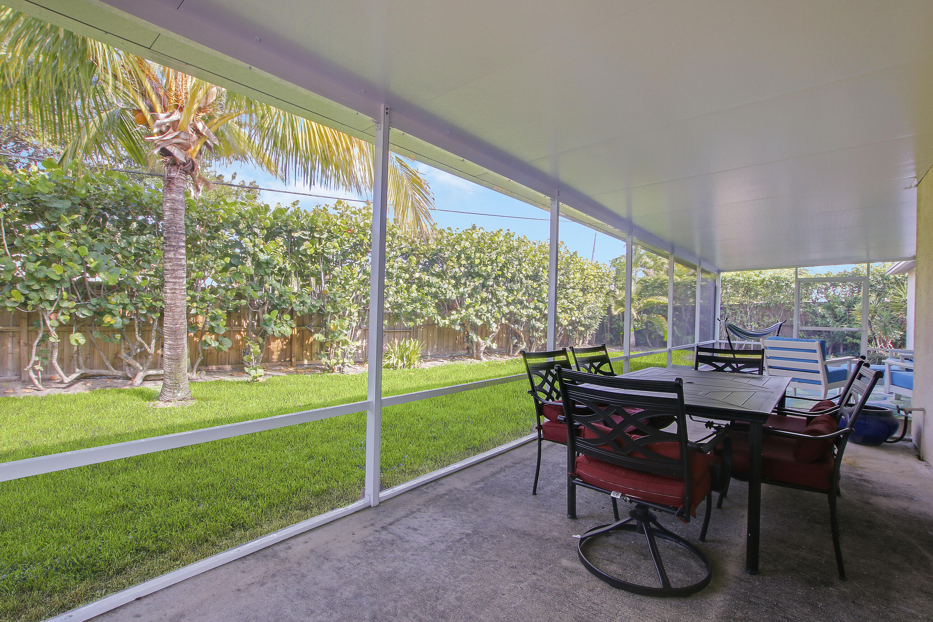 985 Laurel Road North Palm Beach, FL 33408 - Photo 9 of 33 9