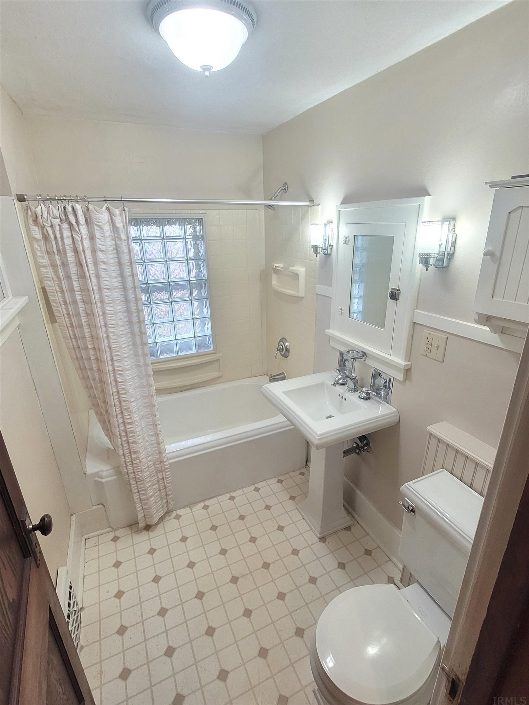 59589 Grass Road Mishawaka, IN 46544 - Photo 11 of 31 Gallery Image 11