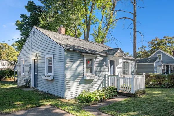 $59,900 | 3611 Homewood Avenue, Lansing, MI 48910