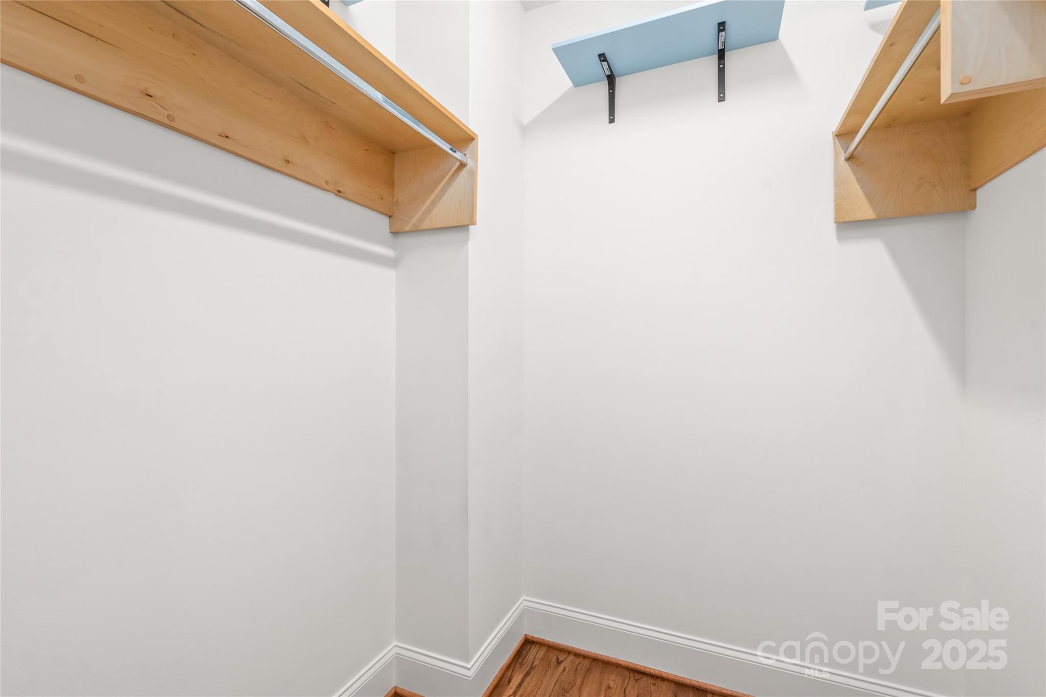 915 Millbrook Road Charlotte, NC 28211 - Photo 29 of 39 a view of a small room