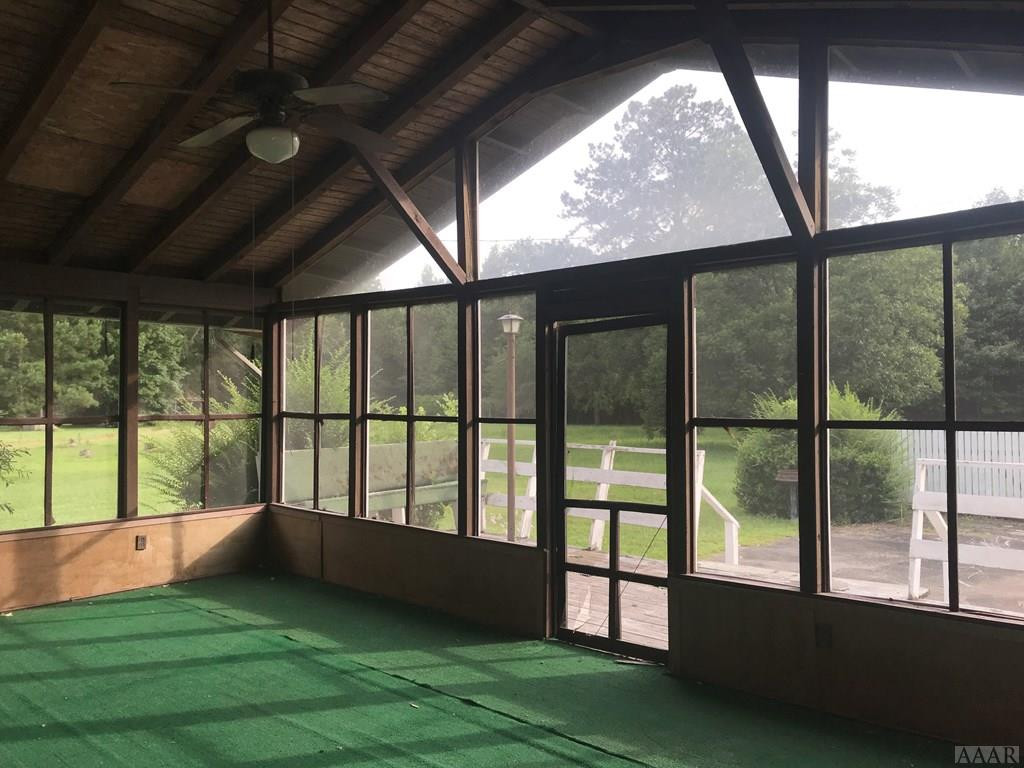 1253 Northside Road Elizabeth City, NC 27909 - Photo 10 of 24 Screened back porch