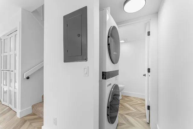 a view of yard with green space