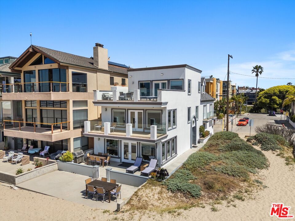 6419 Ocean Front Walk Playa del Rey, CA 90293 - Photo 1 of 57