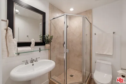 $22,495 | 6419 Ocean Front Walk, Playa del Rey, CA 90293