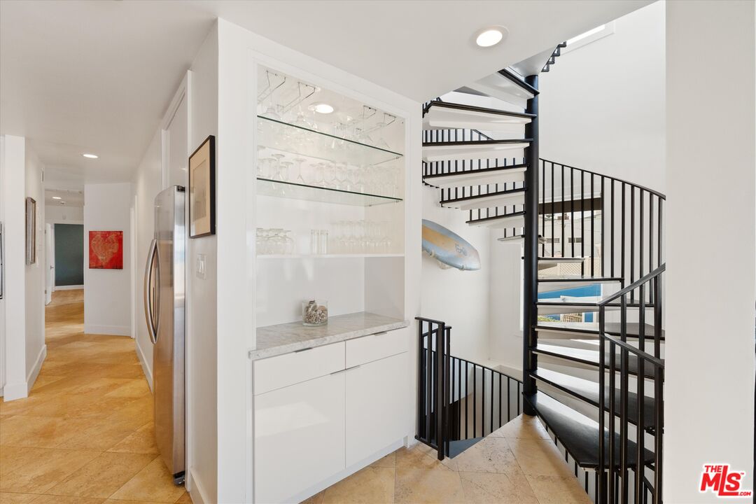 6419 Ocean Front Walk Playa del Rey, CA 90293 - Photo 18 of 54