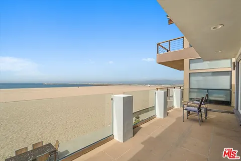 $22,495 | 6419 Ocean Front Walk, Playa del Rey, CA 90293