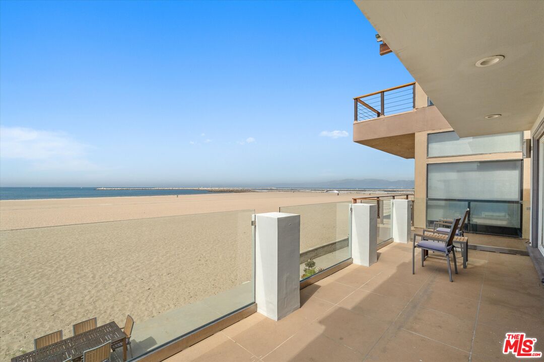 6419 Ocean Front Walk Playa del Rey, CA 90293 - Photo 20 of 54