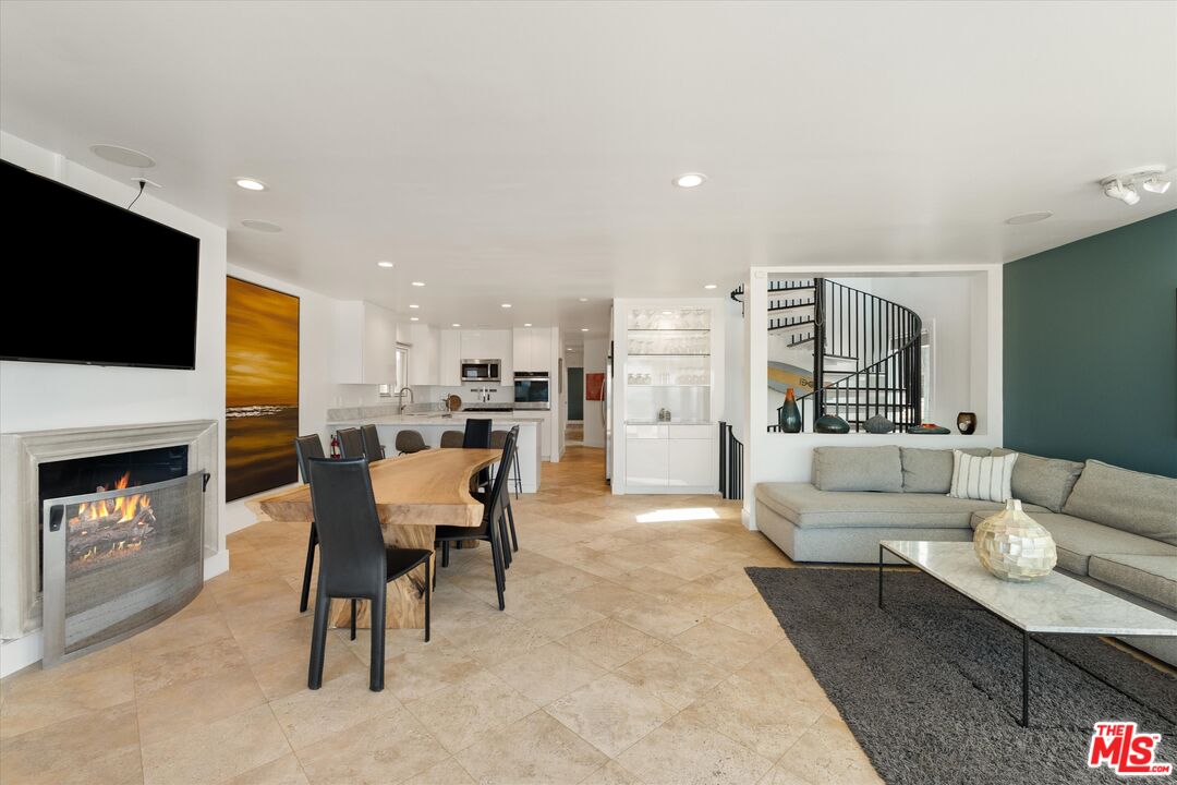 6419 Ocean Front Walk Playa del Rey, CA 90293 - Photo 21 of 54