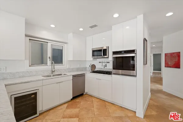 $24,995 | 6419 Ocean Front Walk, Playa del Rey, CA 90293