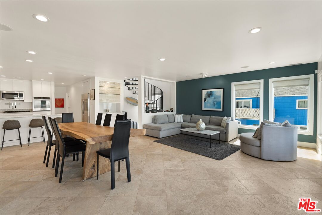 6419 Ocean Front Walk Playa del Rey, CA 90293 - Photo 23 of 54