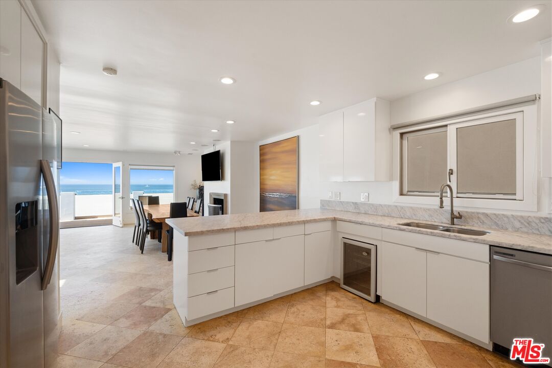 6419 Ocean Front Walk Playa del Rey, CA 90293 - Photo 24 of 57