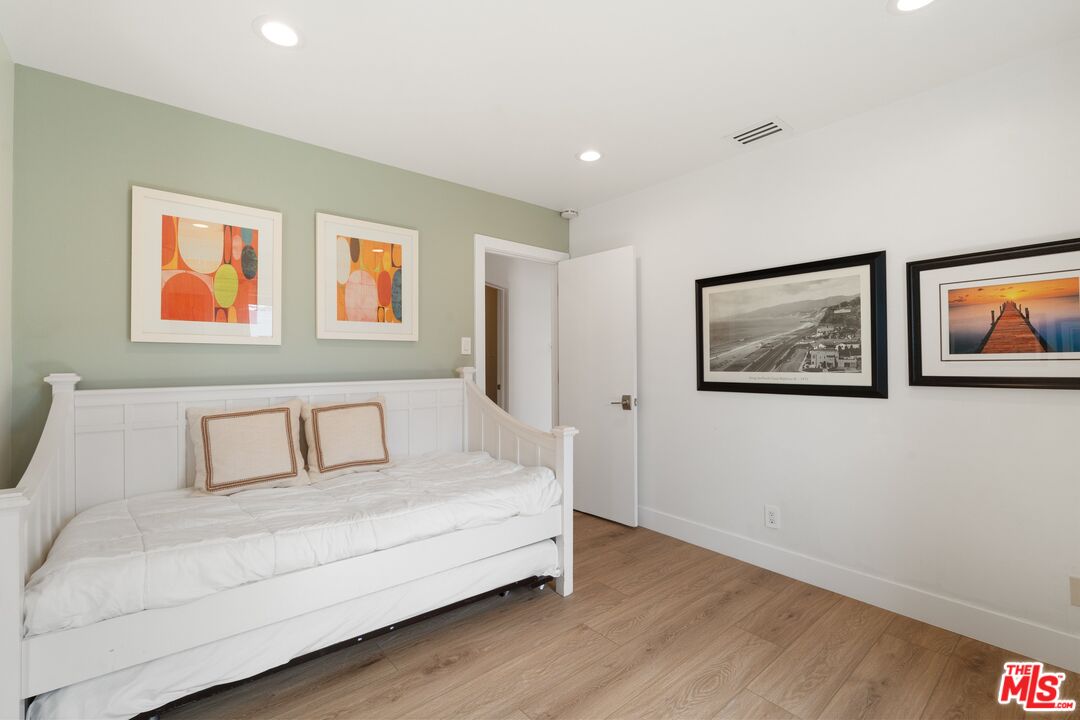 6419 Ocean Front Walk Playa del Rey, CA 90293 - Photo 26 of 57