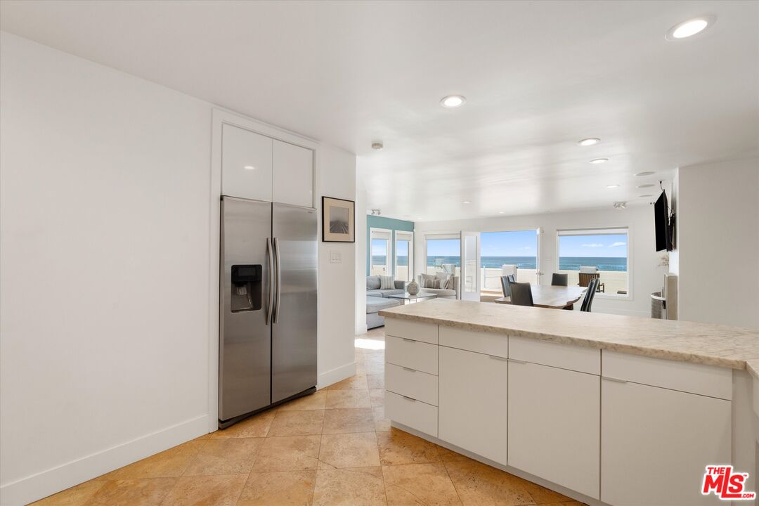 6419 Ocean Front Walk Playa del Rey, CA 90293 - Photo 26 of 54