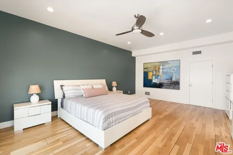 $22,495 | 6419 Ocean Front Walk, Playa del Rey, CA 90293