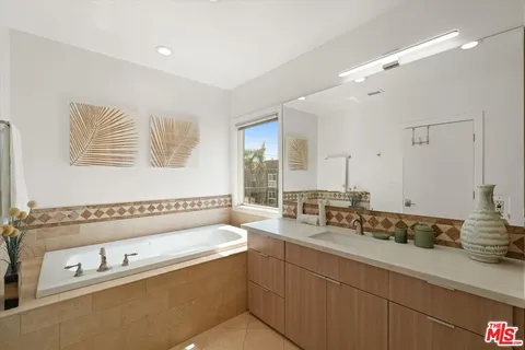 $22,495 | 6419 Ocean Front Walk, Playa del Rey, CA 90293