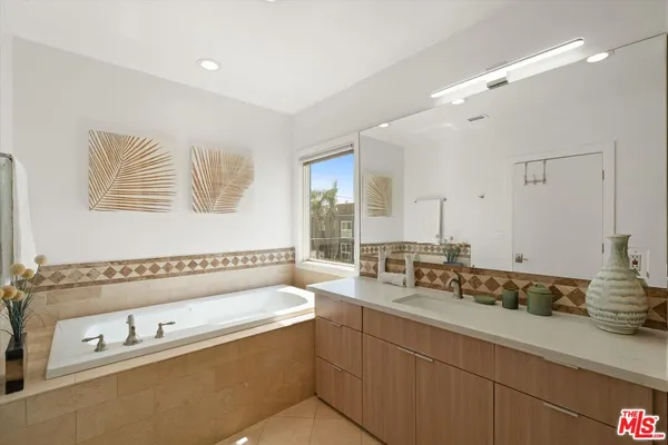 $24,995 | 6419 Ocean Front Walk, Playa del Rey, CA 90293