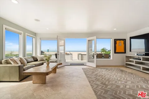 $22,495 | 6419 Ocean Front Walk, Playa del Rey, CA 90293