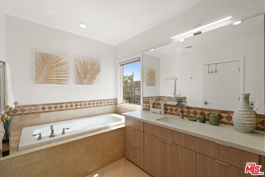 6419 Ocean Front Walk Playa del Rey, CA 90293 - Photo 41 of 54