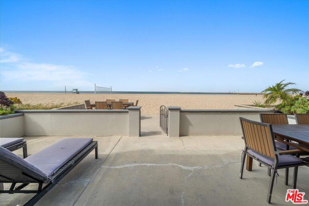 6419 Ocean Front Walk Playa del Rey, CA 90293 - Photo 45 of 57