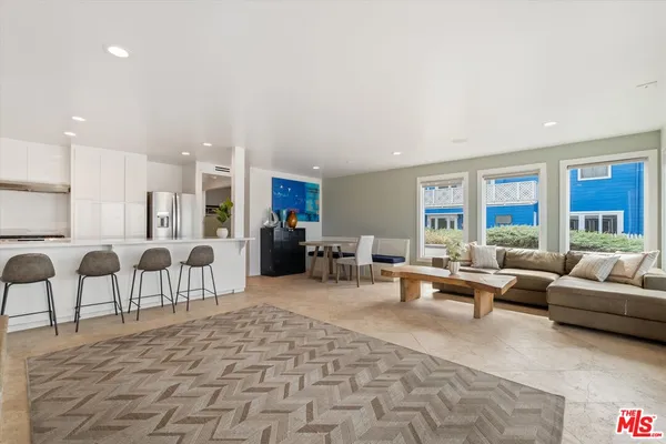 $24,995 | 6419 Ocean Front Walk, Playa del Rey, CA 90293