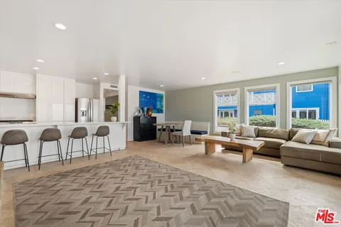 $22,495 | 6419 Ocean Front Walk, Playa del Rey, CA 90293