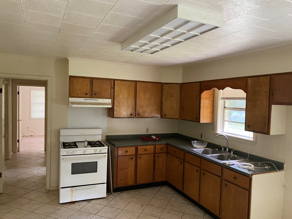 529 Arm Road Silver Creek, MS 39663 - Photo 6 of 10 Kitchen
