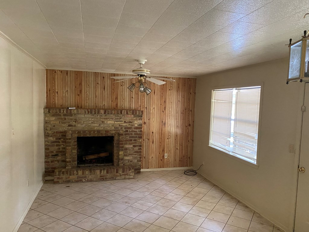 529 Arm Road Silver Creek, MS 39663 - Photo 7 of 10 Living area