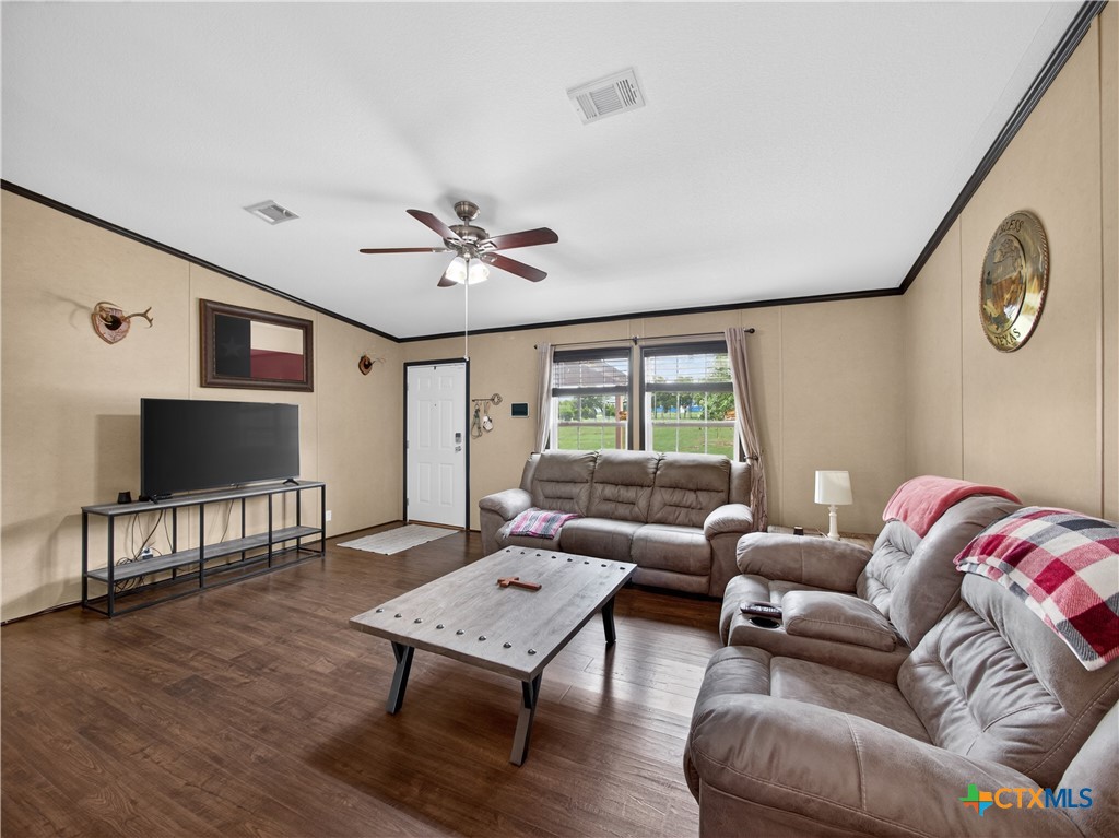 149 High Ridge Meadows Drive Gonzales, TX 78629 - Photo 3 of 36