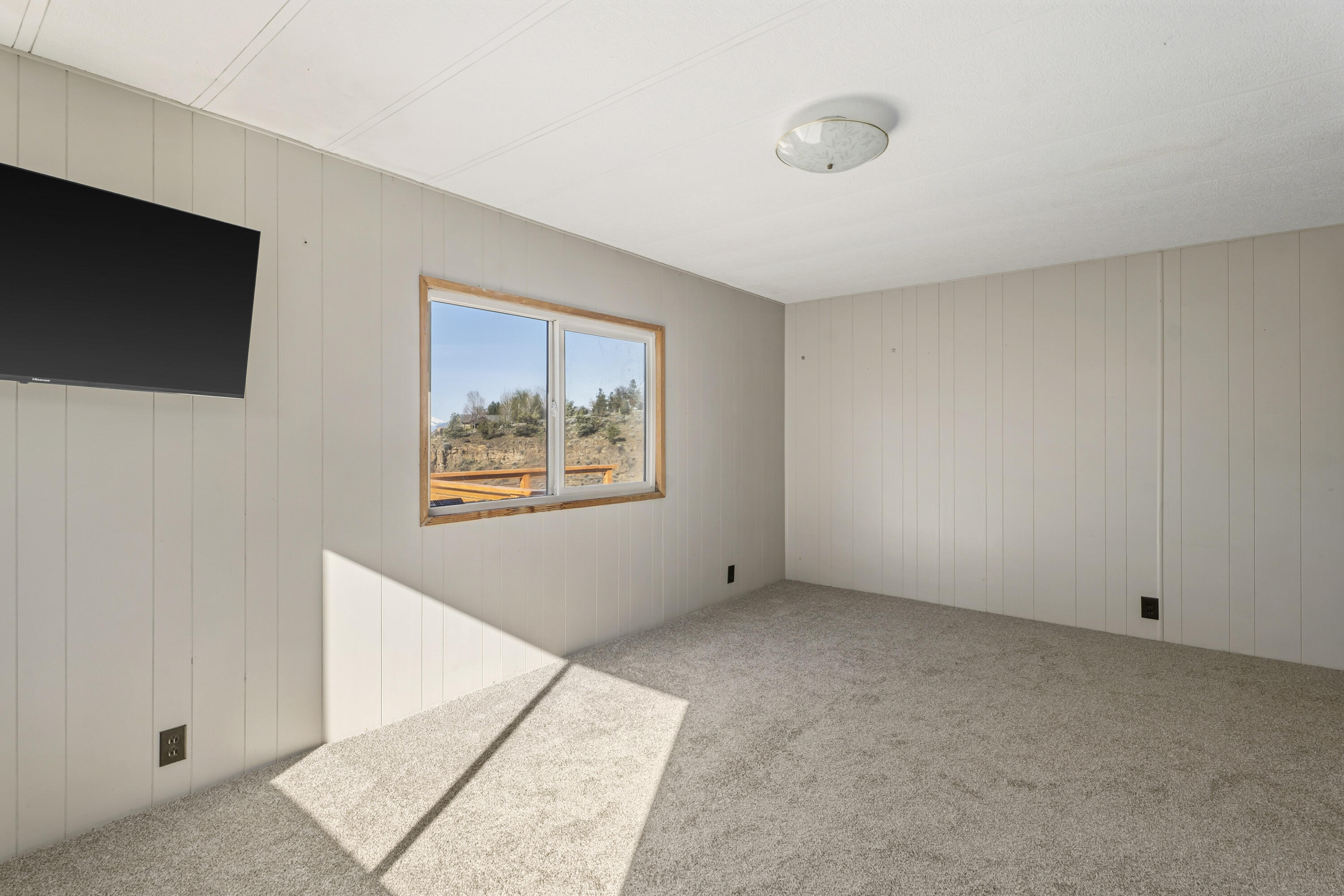 9318 Southwest Panorama Road Terrebonne, OR 97760 - Photo 26 of 45 a view of an empty room with a window