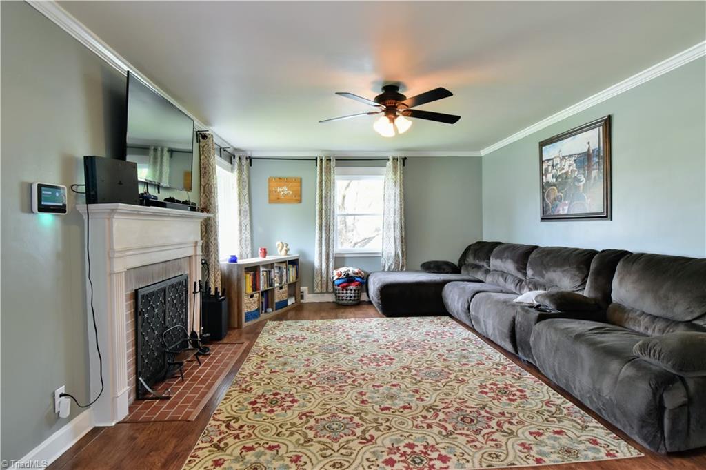 3413 Baxter Road Southeast Winston-Salem, NC 27107 - Photo 3 of 24 Gallery Image 3