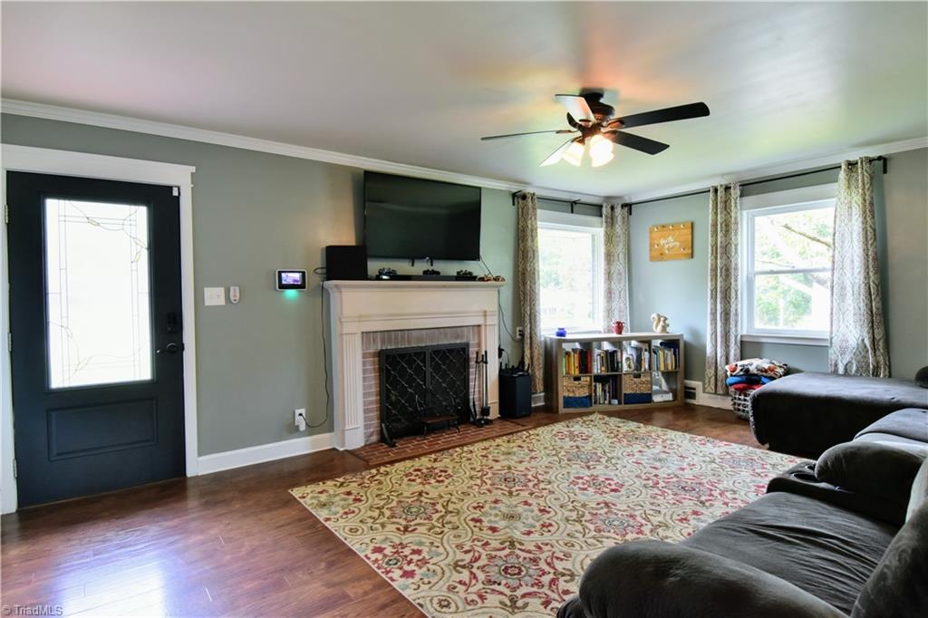 3413 Baxter Road Southeast Winston-Salem, NC 27107 - Photo 4 of 24 Gallery Image 4