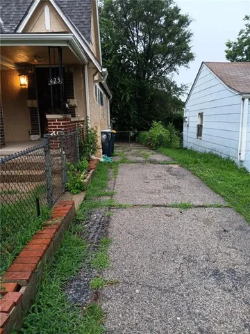 $149,000 | 423 North Brighton Avenue, Kansas City, MO 64123