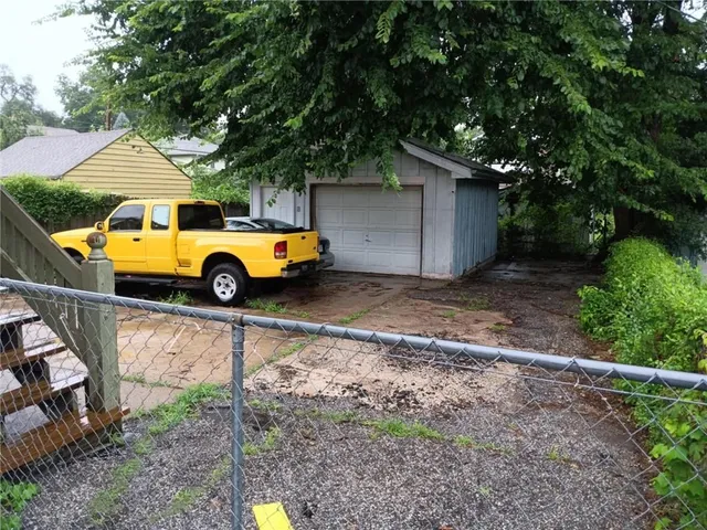 $149,000 | 423 North Brighton Avenue, Kansas City, MO 64123