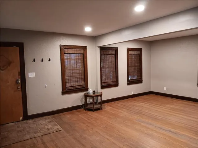 $149,000 | 423 North Brighton Avenue, Kansas City, MO 64123