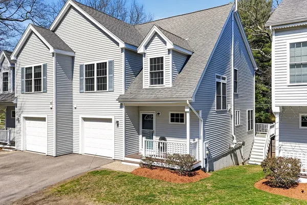 $599,999 | 2 Sterling Lane, Unit 2, Walpole, MA 02081