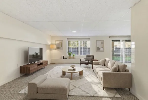 $599,999 | 2 Sterling Lane, Unit 2, Walpole, MA 02081